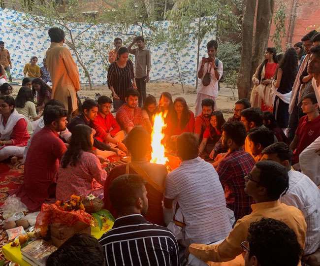 JNU में रामनवमी पर भिड़े एबीवीपी और लेफ्ट के छात्र, नानवेज और पूजा को लेकर विवाद; छात्रों ने नि‍काला पैदल मार्च