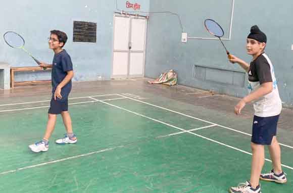 बैडमिंटन प्रतियोगिता में खिलाडिय़ों ने दिखाया दमखम