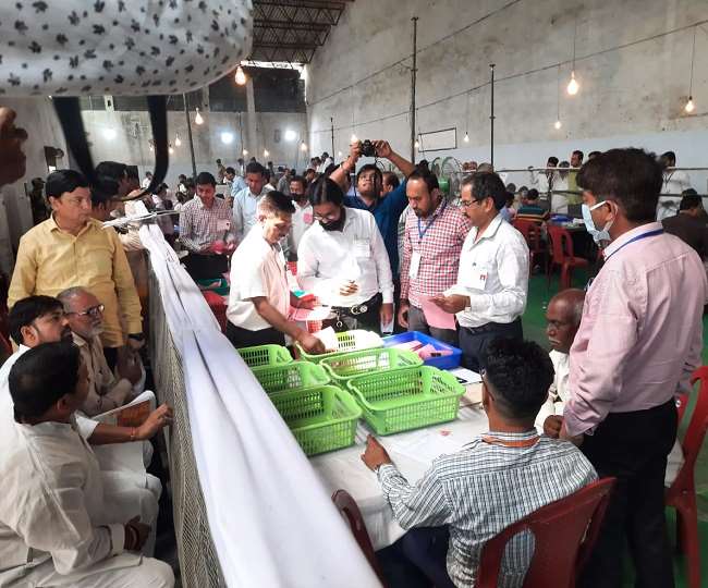 LIVE UP MLC Chunav Result 2022: यूपी विधान परिषद की 27 सीटों पर तेजी से बढ़ रहा भाजपा प्रत्‍याशि‍यों की जीत का आंकड़ा, अब तक ये हुए विजयी