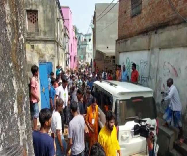 Bengal by Election Video: आसनसोल उपचुनाव के दौरान पथराव, भाजपा उम्मीदवार अग्निमित्रा पॉल के गाड़ी पर हमला