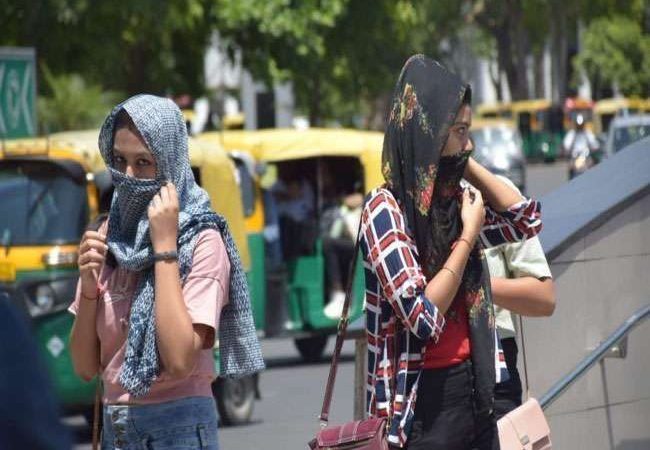 Weather Update: पश्चिमी विक्षोभ दिलाएगा झुलसाती गर्मी से राहत, दिल्ली सहित इन राज्यों में आज भी लू की संभावना