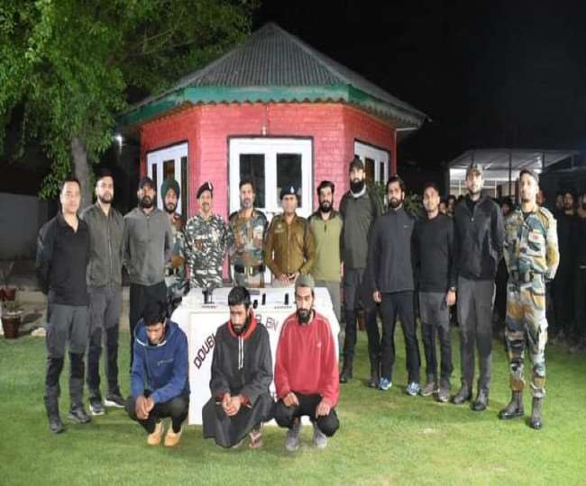 कश्मीर : सोपोर में लश्कर के तीन आतंकी गिरफ्तार, टारगेट किलिंग-नाका पार्टी पर हमला करने वाले थे