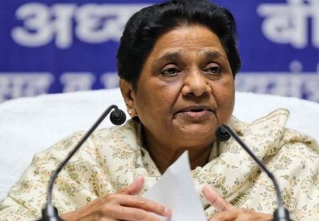 बसपा प्रमुख मायावती का राजस्‍थान, गुजरात और एमपी सरकार पर हमला, बोलीं- जाे ह‍िंसक घटनाएं हुई उनके ख‍िलाफ की गई बदले की कार्रवाई