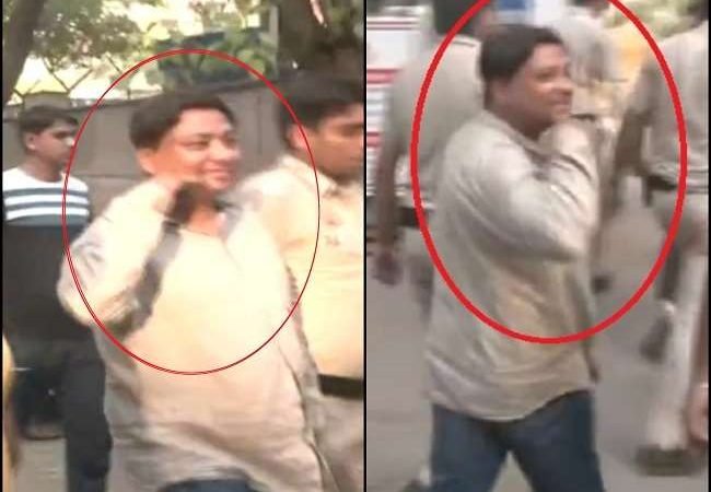 जहांगीरपुरी हिंसा: ‘मैं झुकेगा नहीं’ वाला स्टेप करते हुए कोर्ट पहुंचा आरोपित अंसार, वीडियो हुआ वायरल