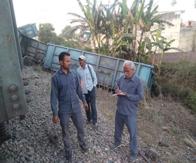 रूपनगर में गुरुद्वारा भट्ठा साहिब के पास मालगाड़ी पलटी, ट्रैक पर चढ़े लावारिस सांडों के कारण हुआ हादसा
