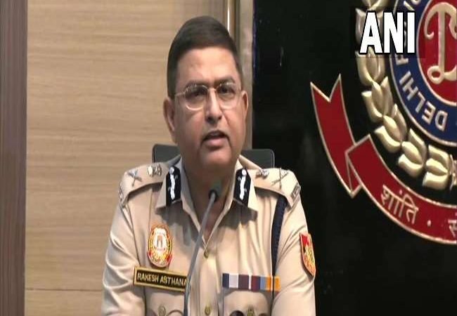 Jahangirpuri Violence: दिल्ली पुलिस कमिश्नर राकेश अस्थाना का दावा, नहीं मिला मस्जिद में भगवा झंडा फहराने का कोई साक्ष्य