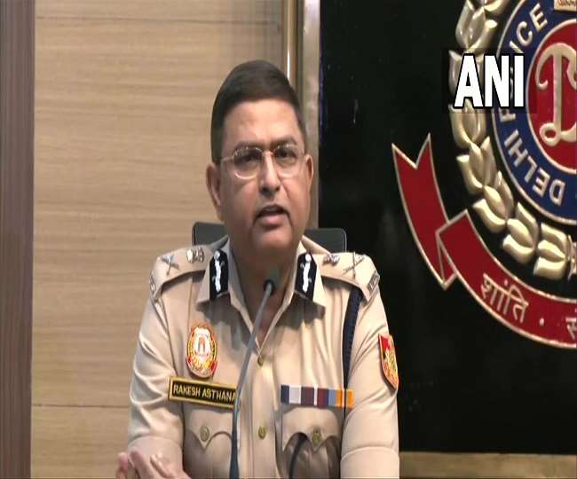 Jahangirpuri Violence: दिल्ली पुलिस कमिश्नर राकेश अस्थाना का दावा, नहीं मिला मस्जिद में भगवा झंडा फहराने का कोई साक्ष्य
