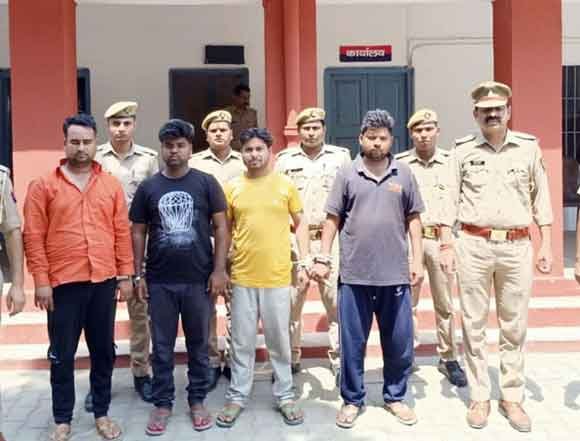 पुलिस ने दबोचे हत्या में वांछित चार आरोपी
