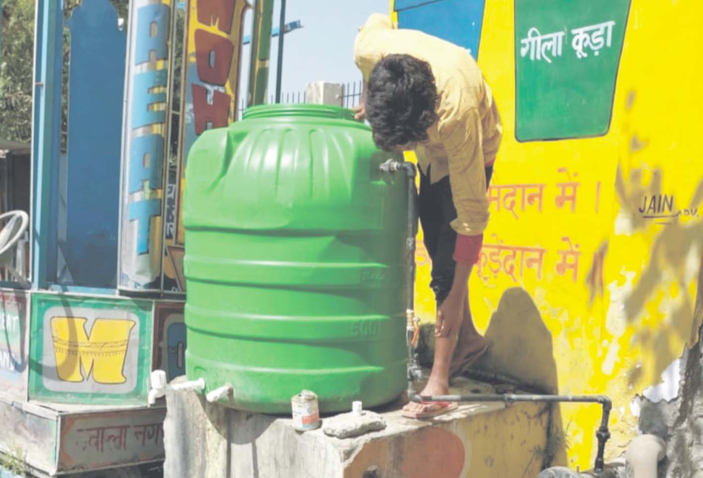 निगम ने प्याऊ और वाटर टैंक की सफाई का चलाया अभियान