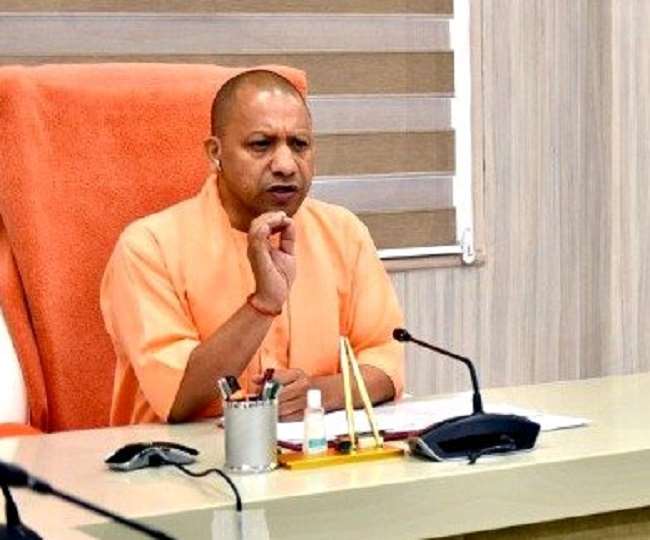 यूपी में कोरोना की बढ़ती रफ्तार के बीच सीएम योगी की टीम-9 के साथ बैठक, कहा- कोविड प्रोटोकाल के ल‍िए करें जागरुक