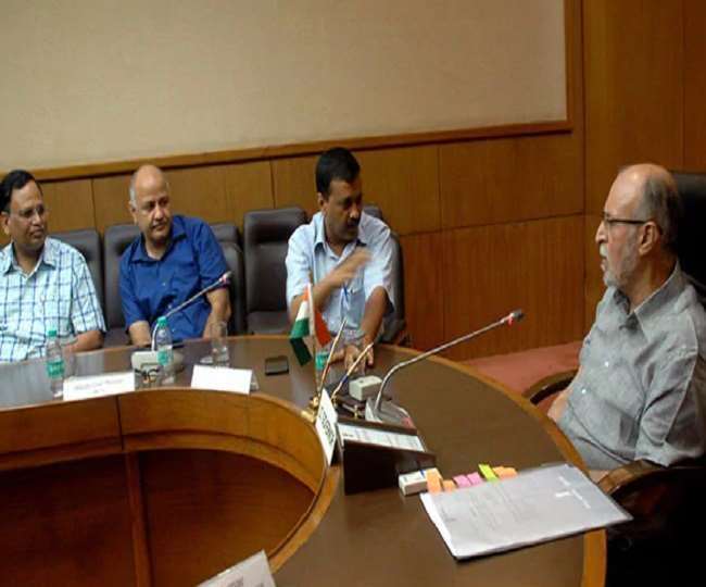 Omicron XE Variant: दिल्ली में तेजी से बढ़ रहे कोरोना के मामले, डीडीएमए की बैठक में आज मास्क हो सकता अनिवार्य