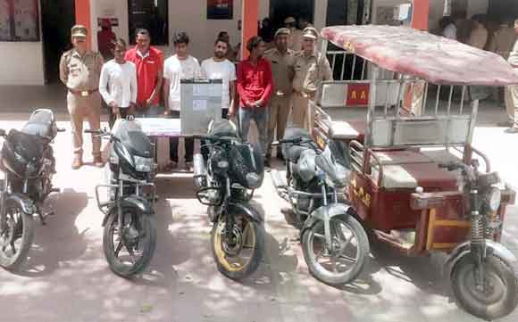 पुलिस ने मुठभेड़ में दबोचे पांच शातिर बदमाश