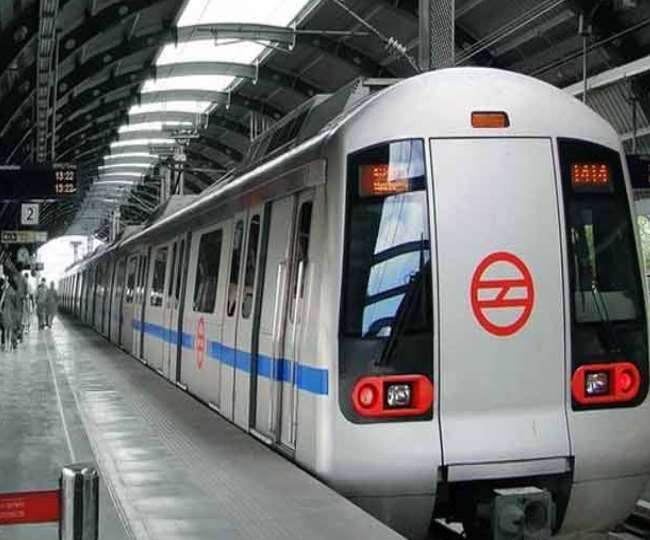 Delhi Metro: नोएडा-दिल्ली के बीच ब्लू लाइन रूट पर दिक्कत, 2 घंटे परेशान रहे दिल्ली मेट्रो के हजारों यात्री