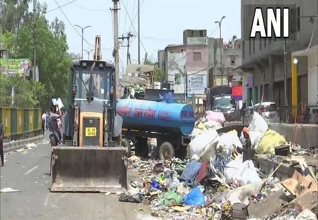 Jahangirpuri Violence News LIVE: जहांगीरपुरी मामले पर सुप्रीम कोर्ट में सुनवाई शुरू, याचिकाकर्ता ने कहा- खास समुदाय को बनाया जा रहा निशाना