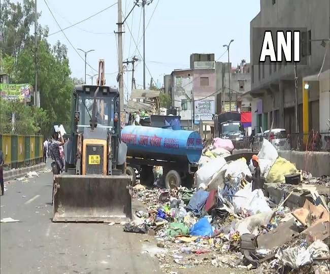 Jahangirpuri Violence News LIVE: जहांगीरपुरी मामले पर सुप्रीम कोर्ट में सुनवाई शुरू, याचिकाकर्ता ने कहा- खास समुदाय को बनाया जा रहा निशाना