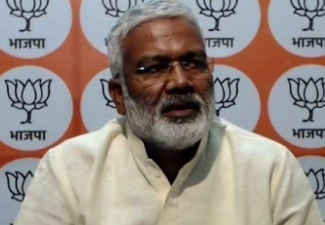 हर घर नल योजना से घर-घर स्वच्छ पेयजल पहुंचाने का संकल्प हो रहा पूरा –  स्वतंत्र देव सिंह