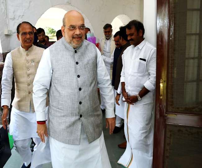 अमित शाह ने भाजपा शासित राज्यों में समान नागरिक संहिता कानून बनाने के दिए संकेत, कहा- उत्तराखंड में चुनाव से ठीक पहले किया था ऐलान