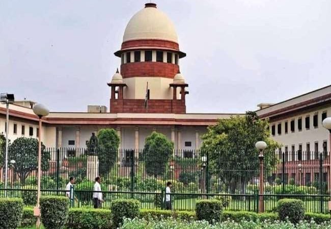 सुप्रीम कोर्ट में याचिका दायर कर हलाल उत्पादों पर देशव्यापी प्रतिबंध की मांग, कहा- हलाल को अनुमति 85 फीसदी लोगों के मौलिक अधिकारों का उल्लंघन