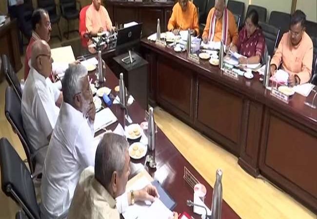 योगी आदित्यनाथ की कैबिनेट बैठक में नौ प्रस्ताव पास: बेसिक शिक्षा विभाग के अनुदेशकों का अनुदान बढ़ा, इथेलान के उत्पादन को मिली मंजूरी