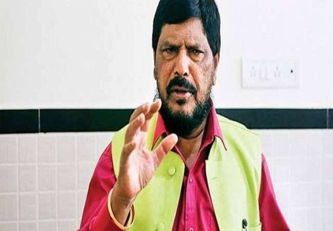 केंद्रीय राज्य मंत्री रामदास आठवले ने संजय राउत पर साधा निशाना, शिवसेना विभाजन का लगाया आरोप