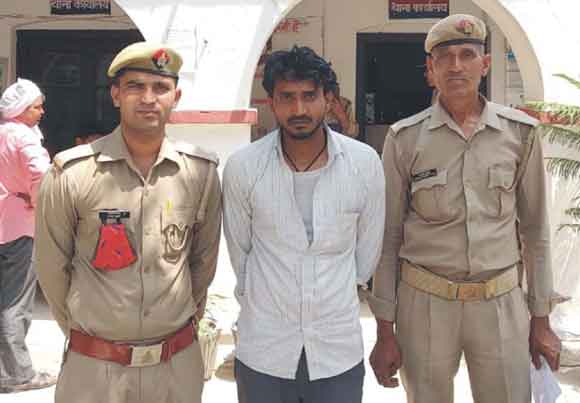 पुलिस ने दबोचा गैंगस्टर एक्ट का वांछित आरोपी