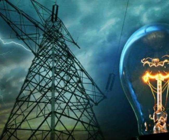 भीषण गर्मी की वजह से उत्तर प्रदेश में बढ़ा बिजली संकट, गांव और कस्बों में हो रही जबरदस्त कटौती