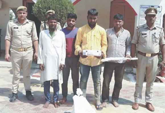 पुलिस ने दबोचे चार आरोपी, गौमांस व उपकरण बरामद