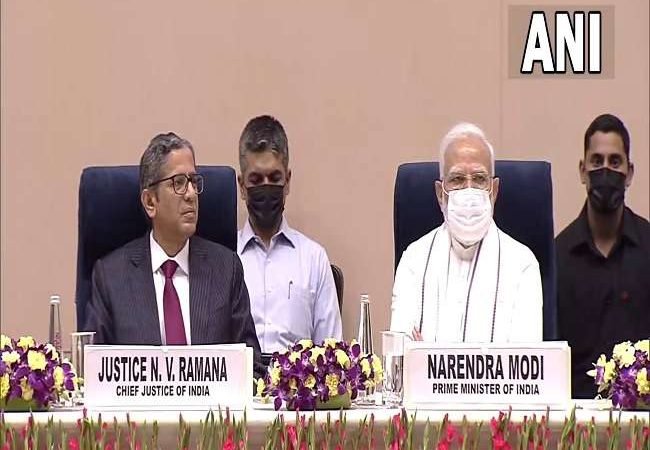 मुख्यमंत्रियों और मुख्य न्यायाधीशों के संयुक्त सम्मेलन का उद्घाटन करने विज्ञान भवन पहुंचे पीएम मोदी, छह साल बाद आयोजित हो रहा कार्यक्रम