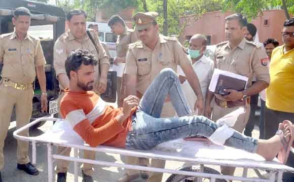 मुठभेड़ में पुलिस ने दो बदमाशों घायलावस्था में पकड़े, सिपाही भी घायल