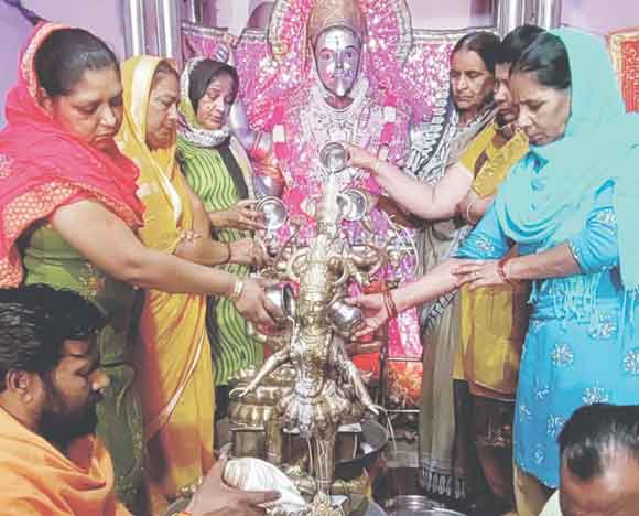 मां कालरात्रि ही करती है काल को नियंत्रित