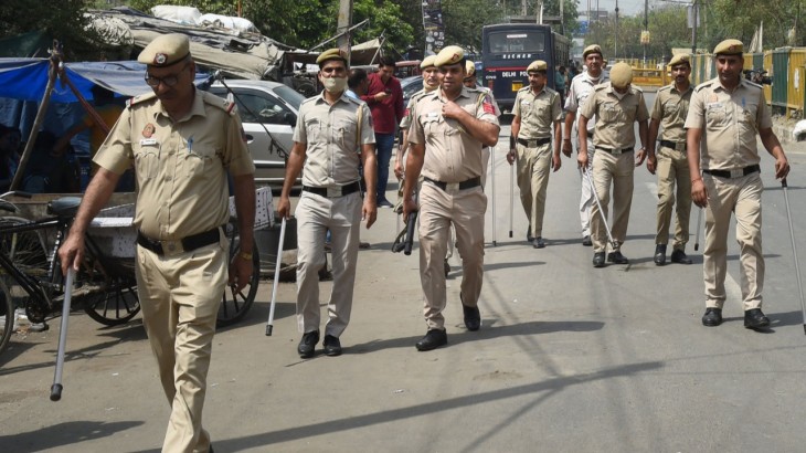 जहांगीरपुरी में दंगा: जांच को गई क्राइम ब्रांच की टीम पर पथराव, एक गिरफ्तार