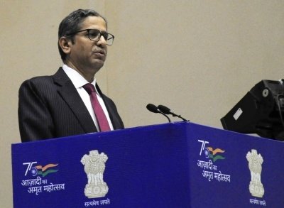 कर्तव्य का निर्वहन करते समय लक्ष्मण रेखा का ध्यान रखना जरूरी: चीफ जस्टिस (लीड)