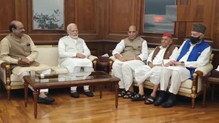 बजट सत्र समापन : पीएम मोदी ने विपक्ष के वरिष्ठ नेताओं से की मुलाकात