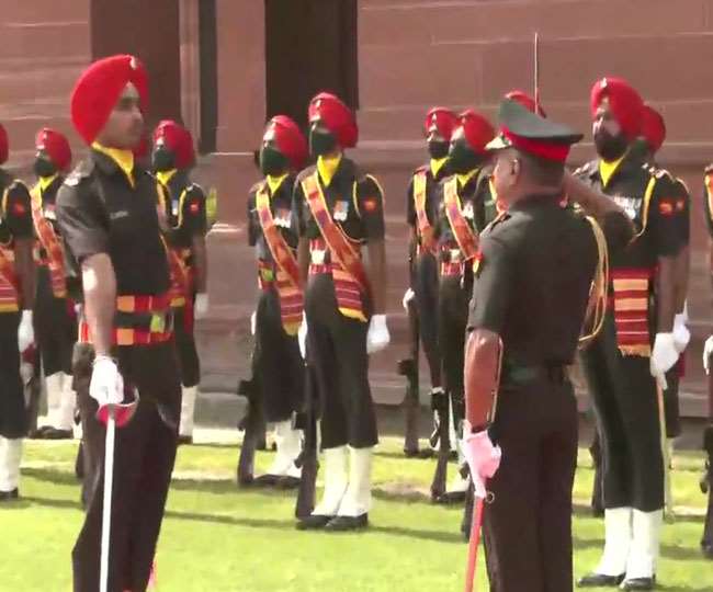 सेना के आधुनिकीकरण के लिए स्‍वदेशीकरण पर होगा जोर, एनडीए के 61वें बैच से हैं तीनों सेनाओं के चीफ