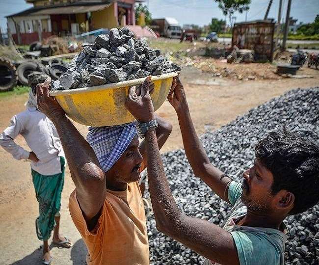 Labour Day 2022: गर्मी में दिहाड़ी मजदूरों को झेलनी पड़ती हैं स्वास्थ्य से जुड़ी ये समस्याएं, जानें कैसे रख सकते हैं सेहत का ध्यान