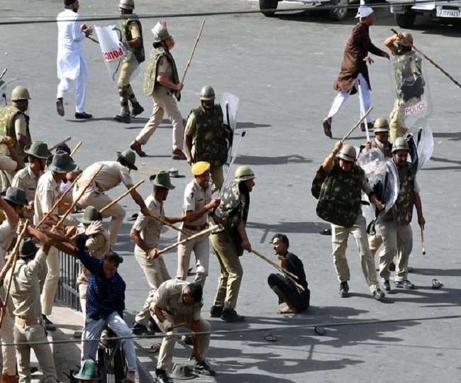 जोधपुर में छह मई तक बढ़ाई गई कर्फ्यू की अवधि, गृह मंत्रालय ने राज्य सरकार से मांगी विस्तृत रिपोर्ट, अब तक 140 लोग गिरफ्तार