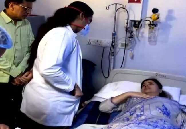 जमानत पर रिहा होने के बाद सांसद नवनीत राणा लीलावती अस्पताल में भर्ती