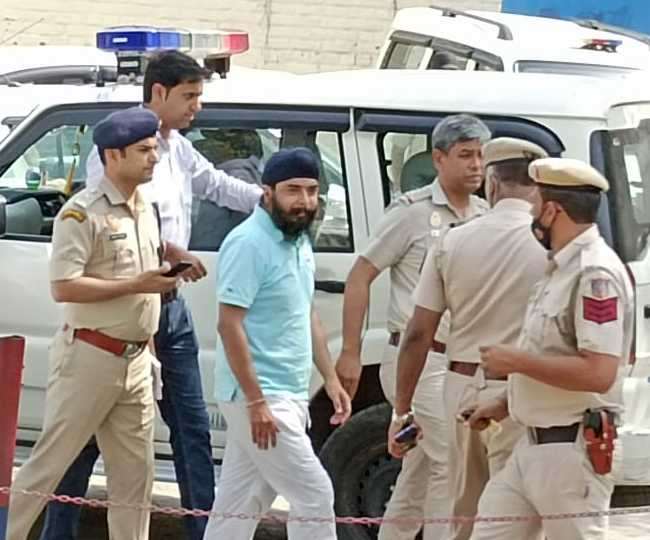 Police vs Police: बग्गा की गिरफ्तारी के बाद तीन राज्यों में गहमागहमी, पंजाब व हरियाणा-दिल्ली पुलिस आमने-सामने