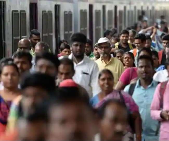 देश में प्रजनन दर 2.2 से घटकर 2.0 हुई, उत्तर प्रदेश और बिहार समेत पांच राज्यों में प्रजनन दर राष्ट्रीय औसत से अधिक