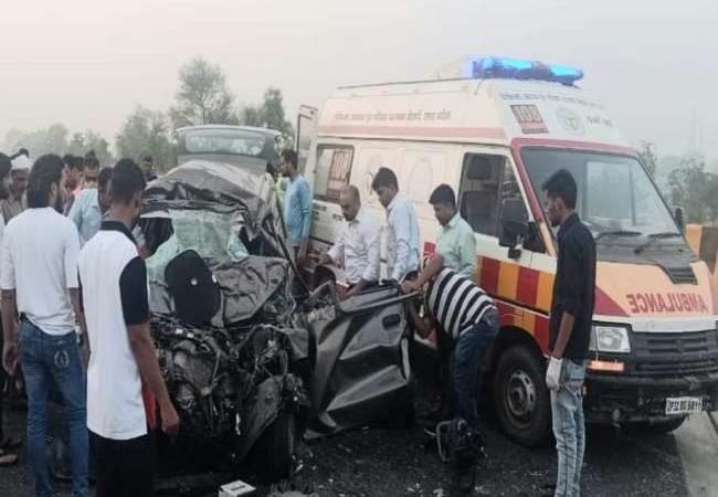 यमुना एक्सप्रेस वे पर भीषण सड़क हादसा, हरदोई के एक ही परिवार के सात लोगों की मौत, प्रधानमंत्री और मुख्‍यमंत्री ने जताया दुख