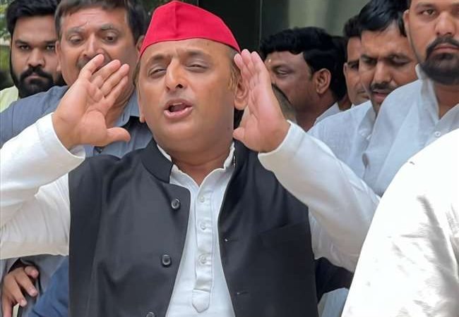 वाराणसी के जेल में बंद समाजवादी पार्टी के कार्यकर्ताओं से मिलेंगे अखिलेश यादव, जाएंगे चंदौली भी