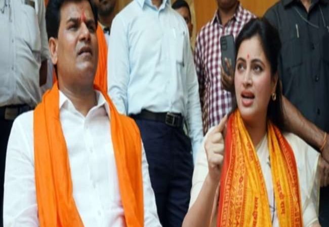 राणा दंपती के खिलाफ मुंबई कोर्ट ने जारी किया नोटिस, जानें-क्या है मामला