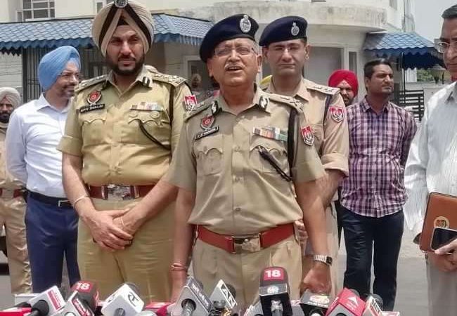 Mohali Blast: डीजीपी भावरा ने कहा- यह आतंकी हमला नहीं, मामले की जांच जारी, जल्द होंगे दोषी गिरफ्त में