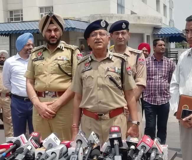 Mohali Blast: डीजीपी भावरा ने कहा- यह आतंकी हमला नहीं, मामले की जांच जारी, जल्द होंगे दोषी गिरफ्त में