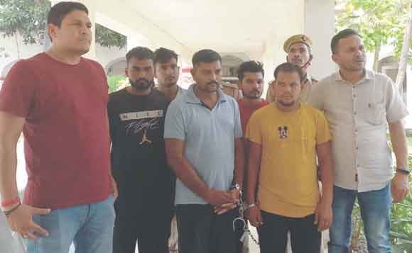 एटीएम बदलकर चोरी करने वाले गिरोह का भंडाफोड़, पांच आरोपी दबोचे