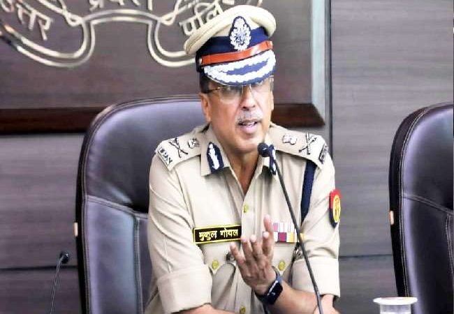 डीजीपी मुकुल गोयल पर योगी सरकार की बड़ी कार्रवाई, पद से हटाकर भेजा गया डीजी नागरिक सुरक्षा