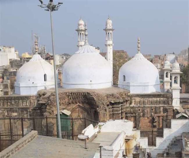 ज्ञानवापी मस्जिद मामले में आज दोपहर में होगी सुनवाई, तहखाने की जांच सहित तीन प्रकरण पर होगी बहस