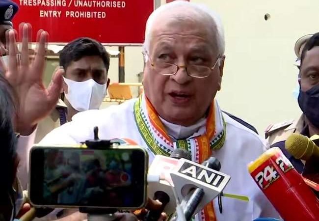 छात्रा के अपमान पर केरल के राज्यपाल ने मुस्लिम नेता को लगाई फटकार, कहा-इस घटना पर चुप रहना है पाप