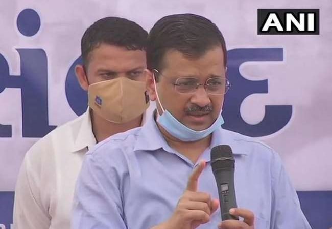 गुजरात में सरकार बनी तो बुजुर्गो को कराएंगे मुफ्त तीर्थ यात्रा, अरविंद केजरीवाल ने जनता से किया वादा