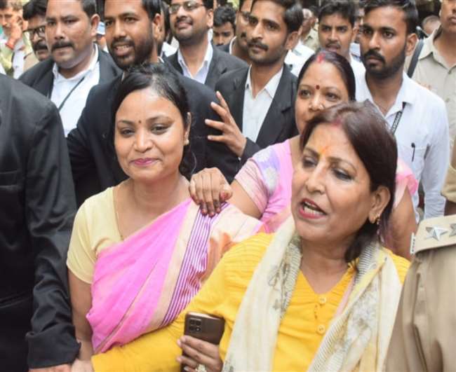 ज्ञानवापी मस्जिद प्रकरण में अदालत ने कहा – ‘परिसर में जारी रहेगी एडवोकेट कमिश्‍नर की कार्यवाही’